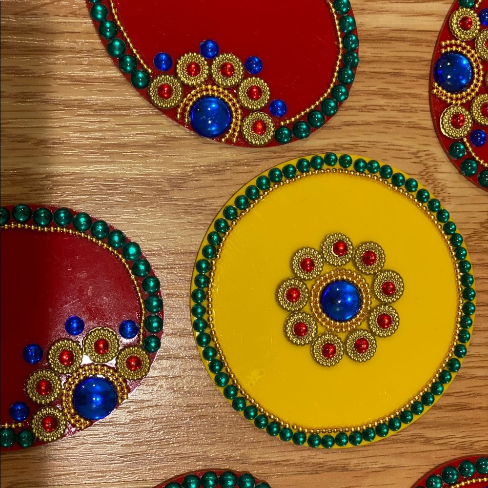 Hand crafted Acrylic Rangoli - Picture 4 of 4